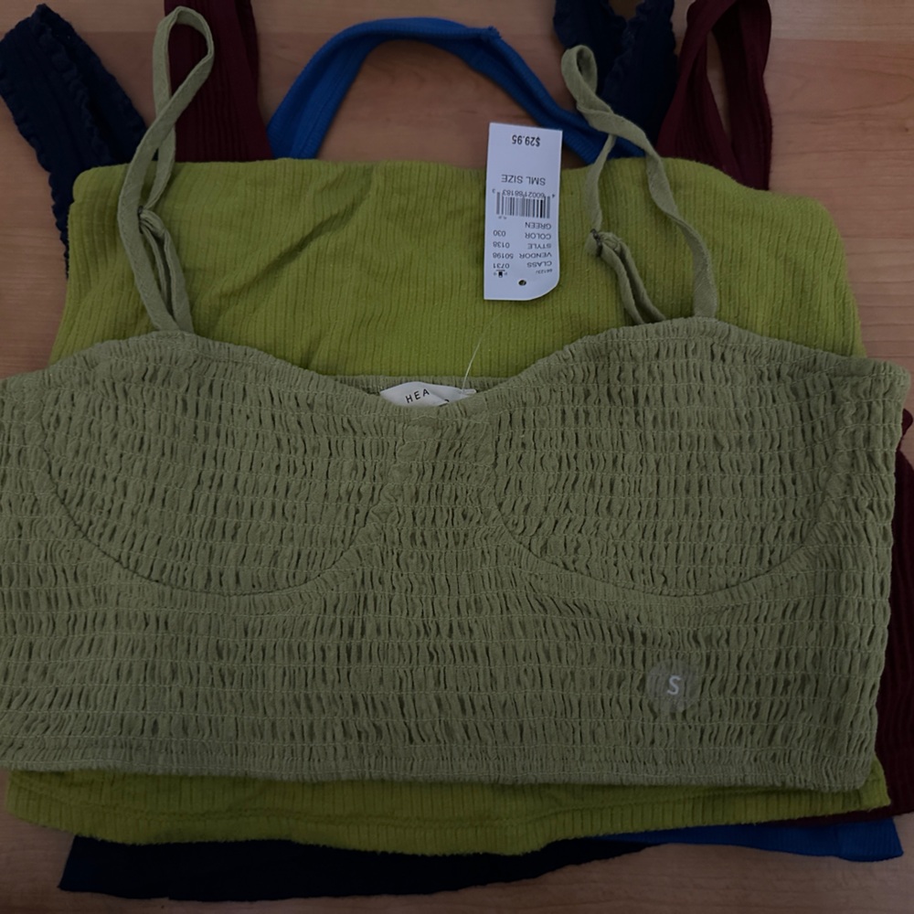 Bundle: PacSun Assorted Crop Tops - Picture 2 of 5
